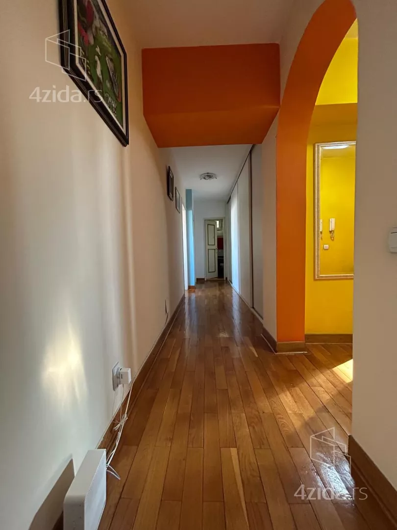 Petosoban stan | 4zida