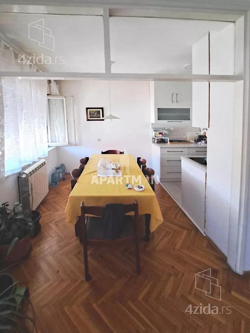 Troiposoban stan | 4zida
