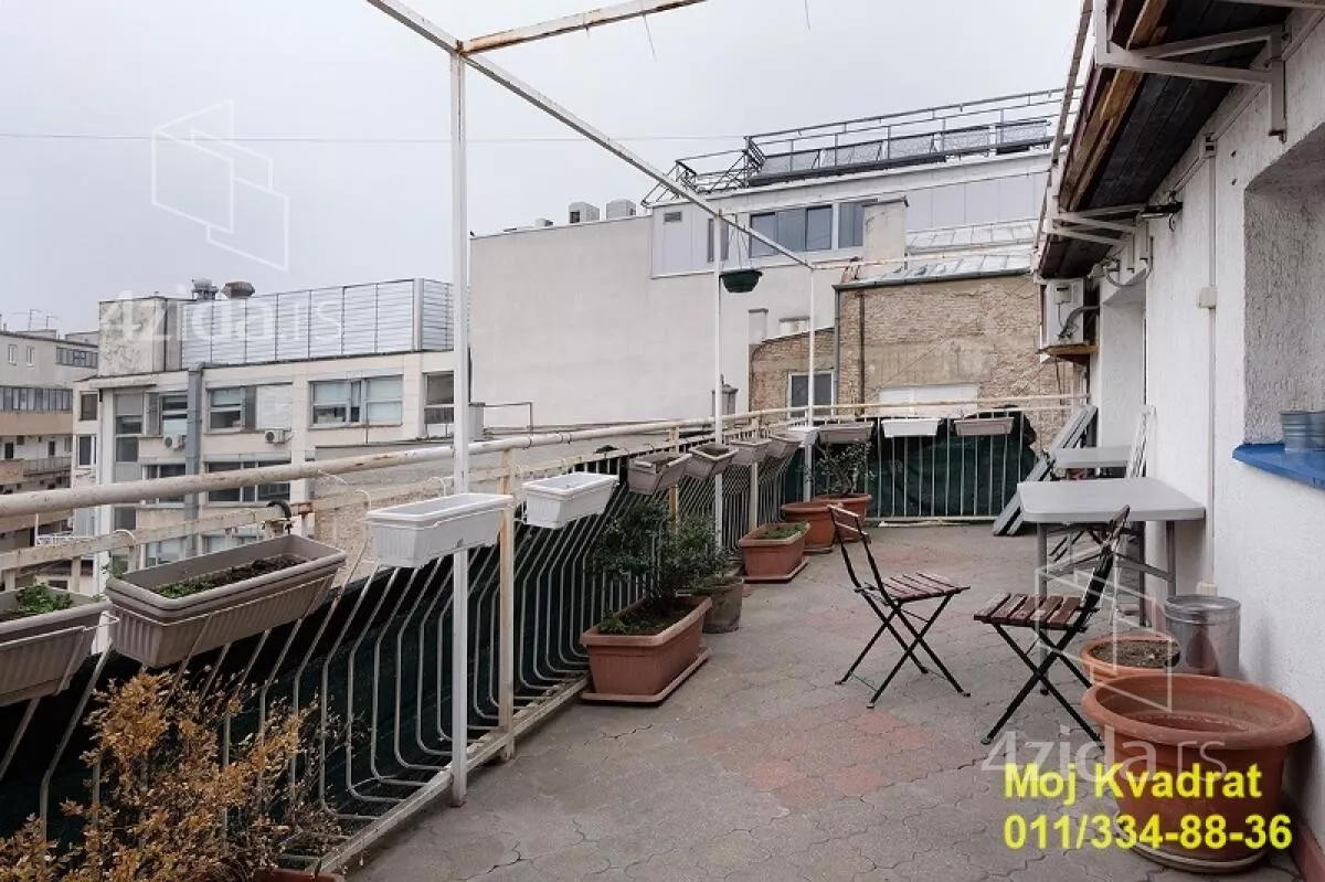 Šestosoban stan | 4zida