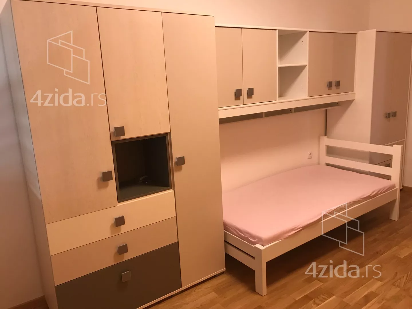 Dvoiposoban stan | 4zida