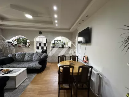 Milana Kerca | 4zida.rs