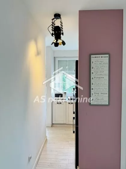 Crveni Krst Vračar | 4zida.rs