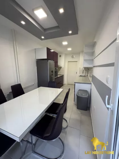 BULEVAR CARA LAZARA | 4zida.rs