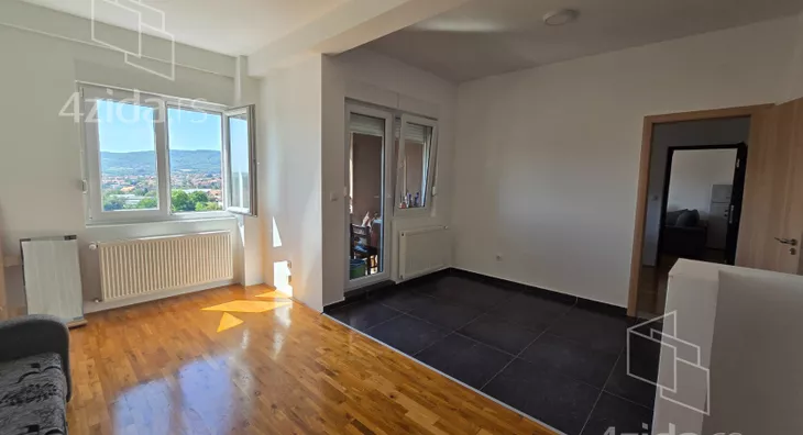 Četvoroiposoban stan | 4zida