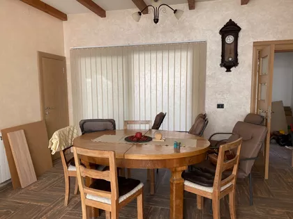 Zaselak Malo Žabare Bb | 4zida.rs