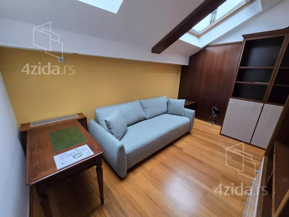 Šestosoban stan | 4zida