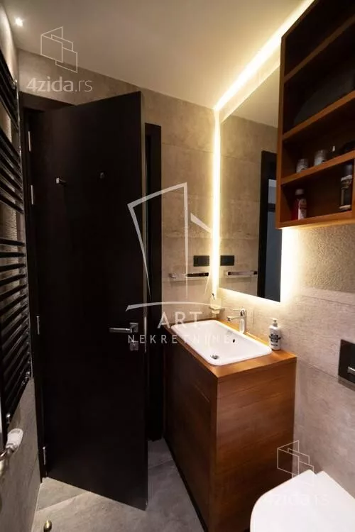 Petosoban stan | 4zida