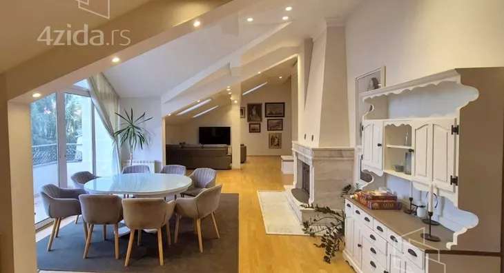 Četvoroiposoban stan | 4zida