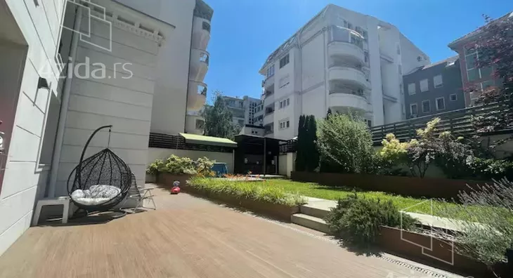 Petosoban stan | 4zida