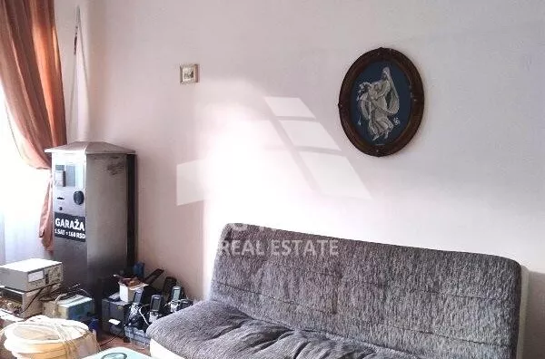 Šestosoban stan | 4zida