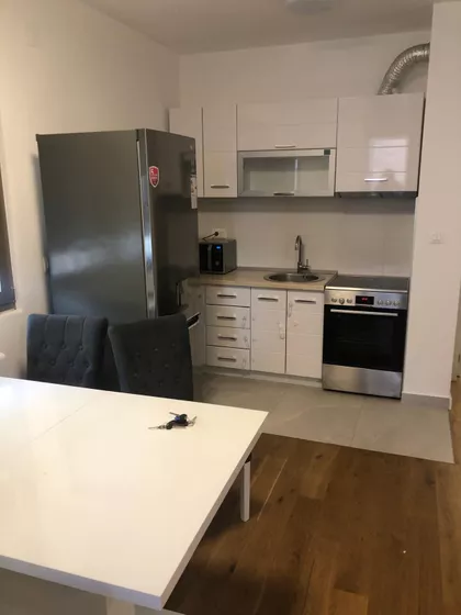 Crveni Krst Zvezdara | 4zida.rs