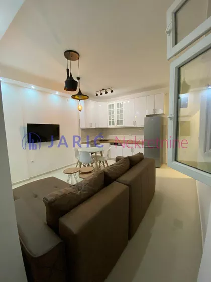 Crveni Krst Zvezdara | 4zida.rs