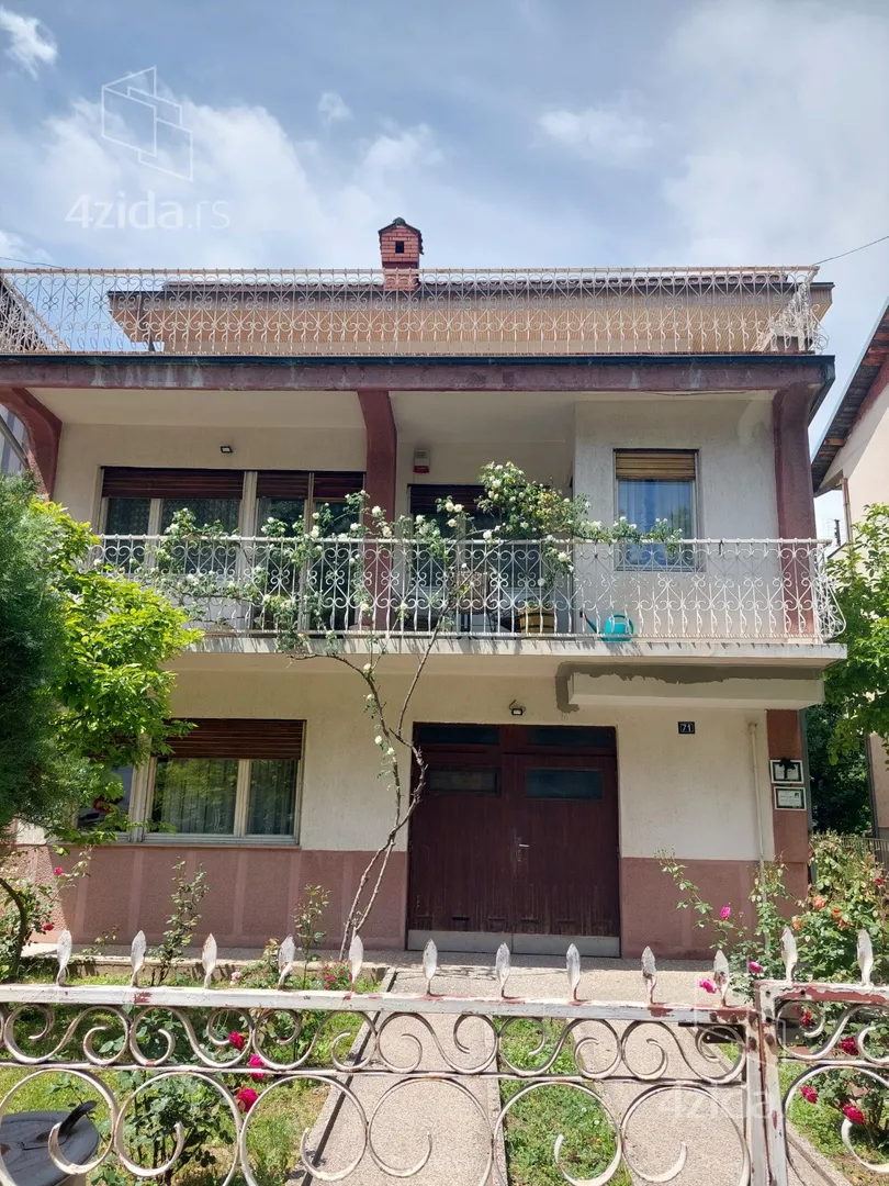 3-etažna kuća | 4zida
