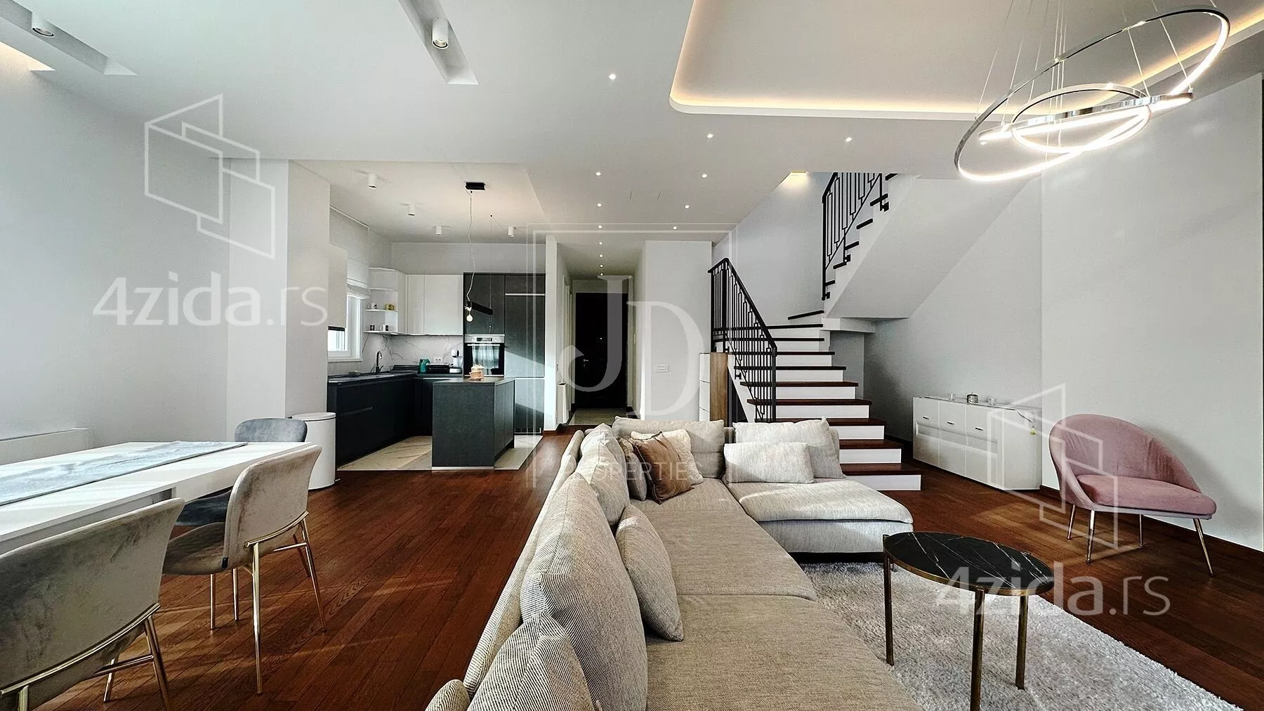 Četvorosoban stan | 4zida