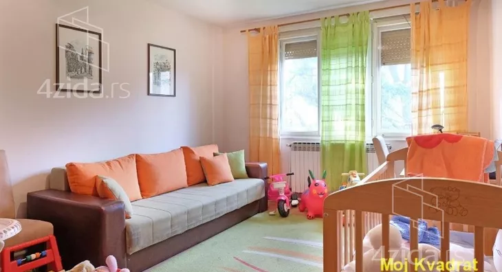 Šestosoban stan | 4zida