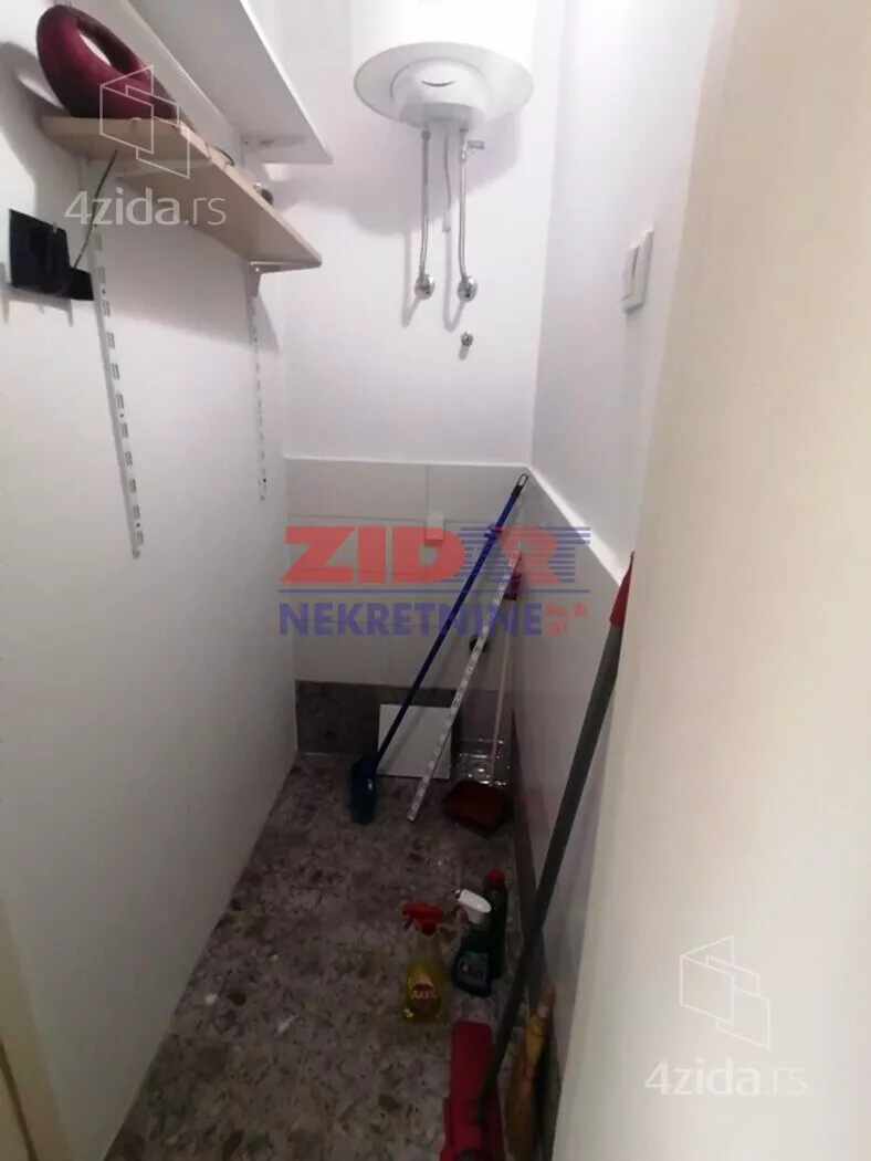Lokal | 4zida