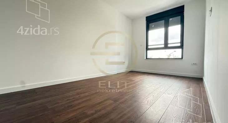 Šestosoban stan | 4zida