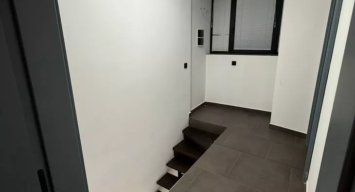 Četvoroiposoban stan | 4zida