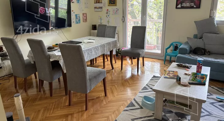 Petosoban stan | 4zida