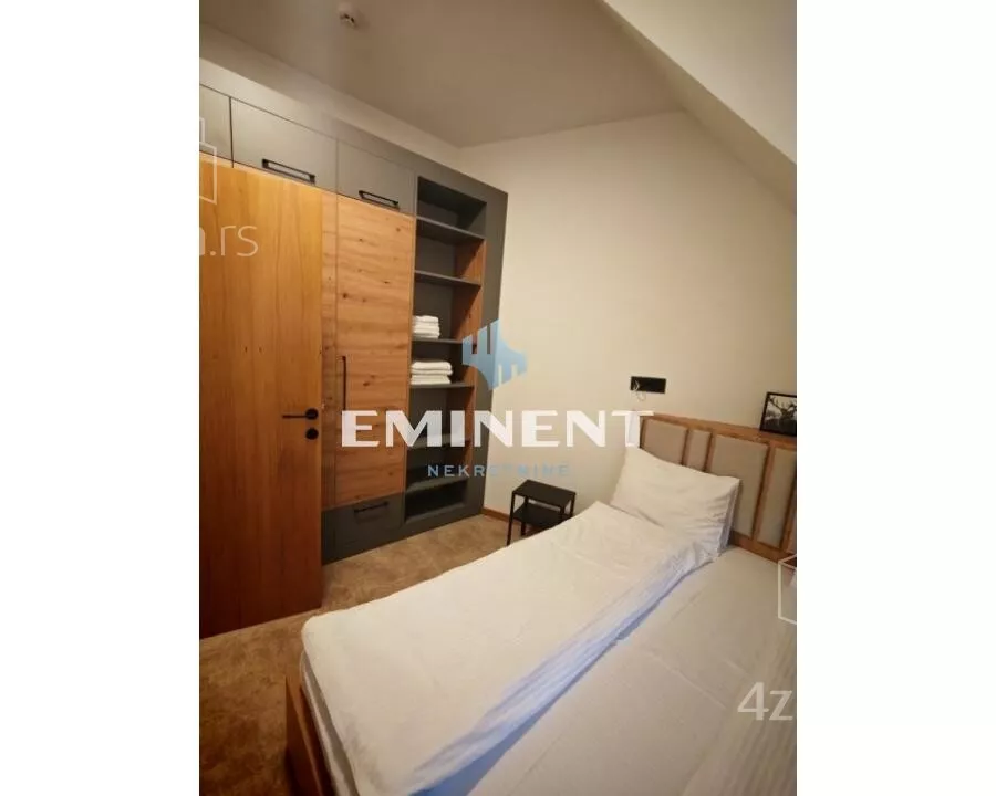 Šestosoban stan | 4zida