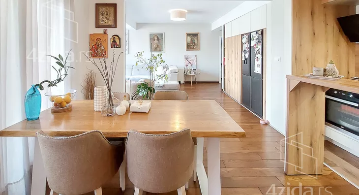 Petosoban stan | 4zida