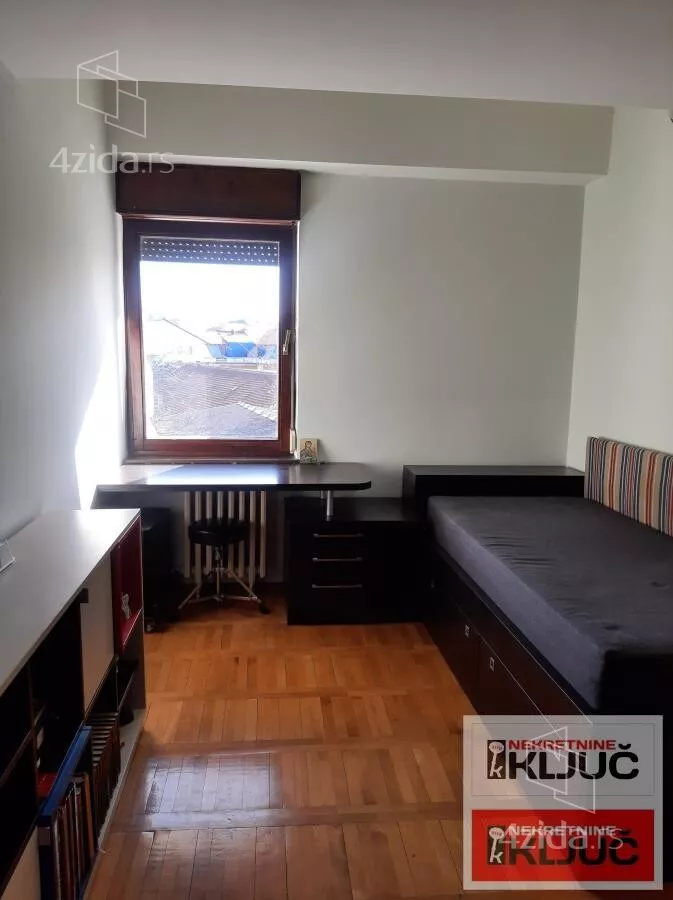 Petosoban stan | 4zida