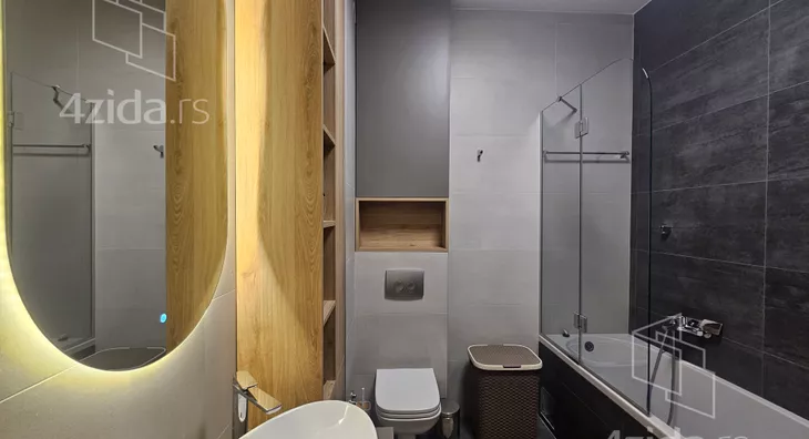 Četvoroiposoban stan | 4zida