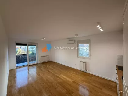 Autokomanda | 4zida.rs