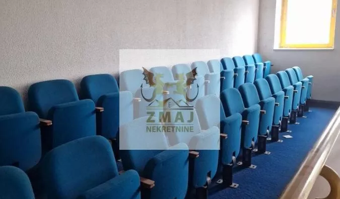 Poslovna zgrada | 4zida