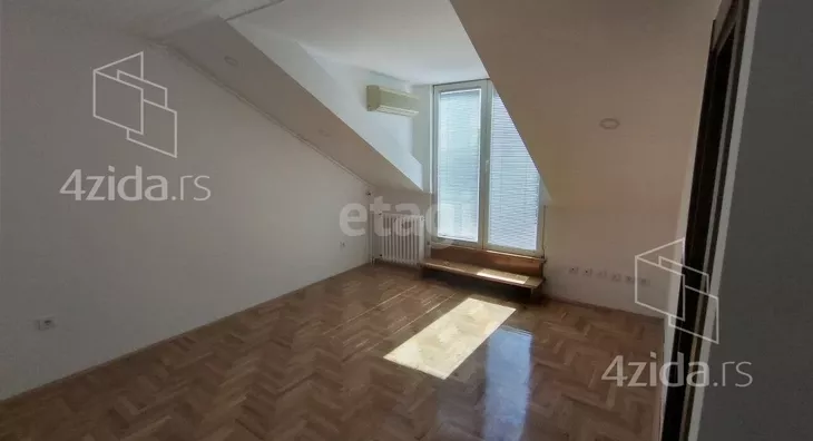 Šestosoban stan | 4zida