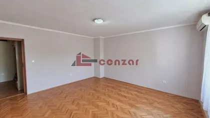 Teslino Naselje | 4zida.rs
