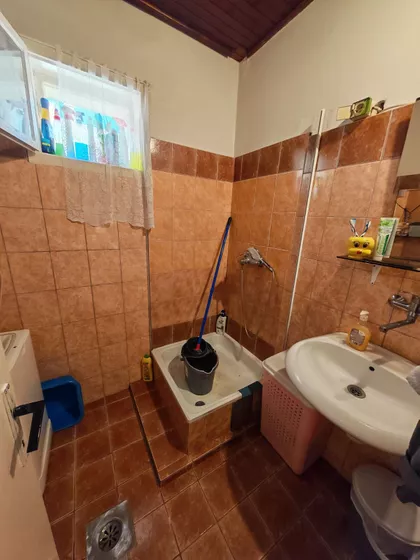 Jovana Popovića | 4zida.rs