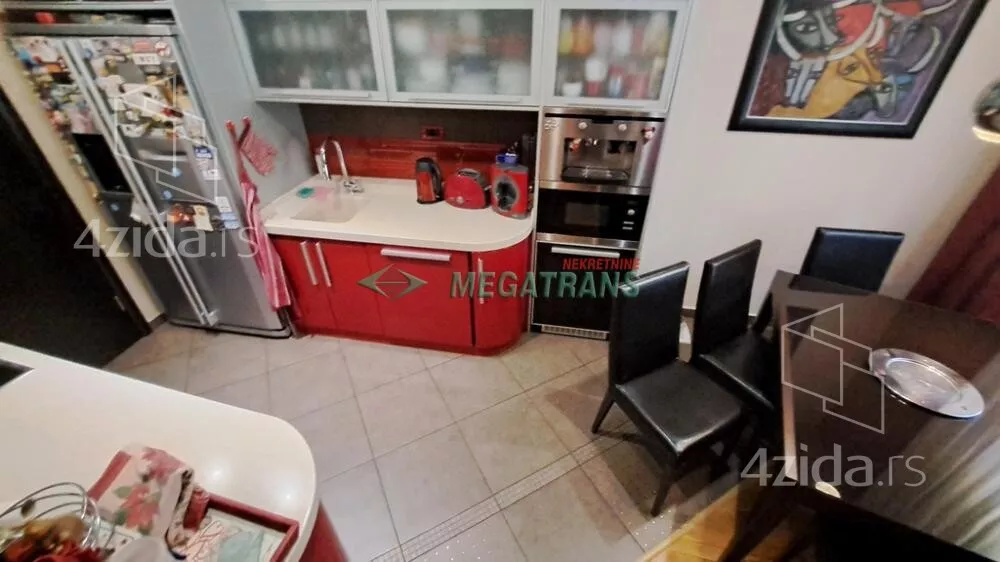 Četvorosoban stan | 4zida