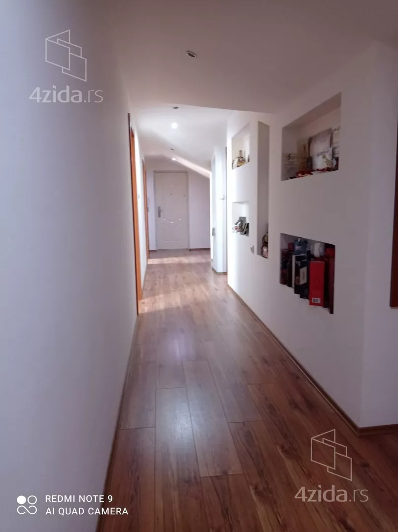 Petoiposoban stan | 4zida