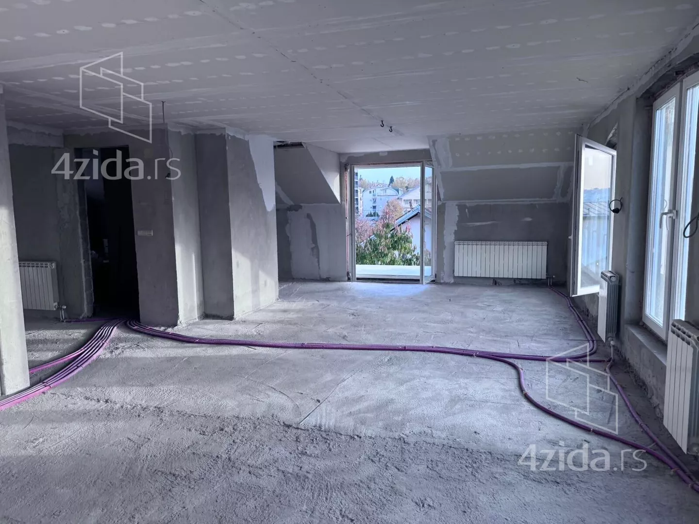 Troiposoban stan | 4zida