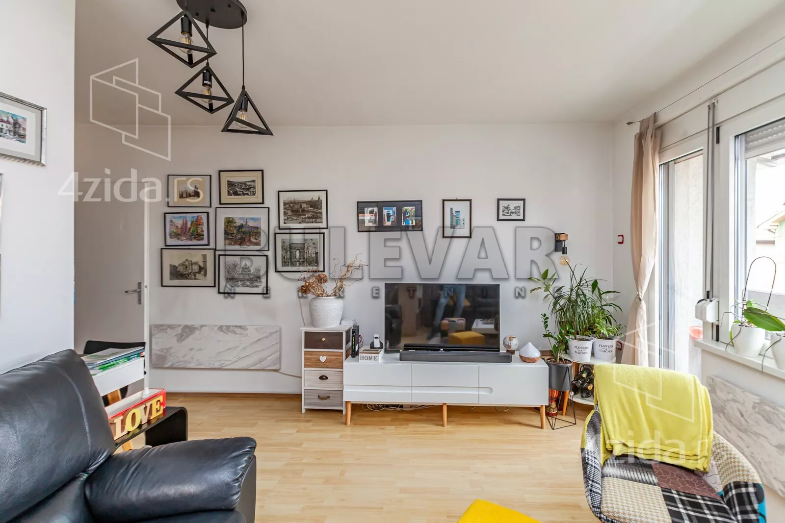 Troiposoban stan | 4zida