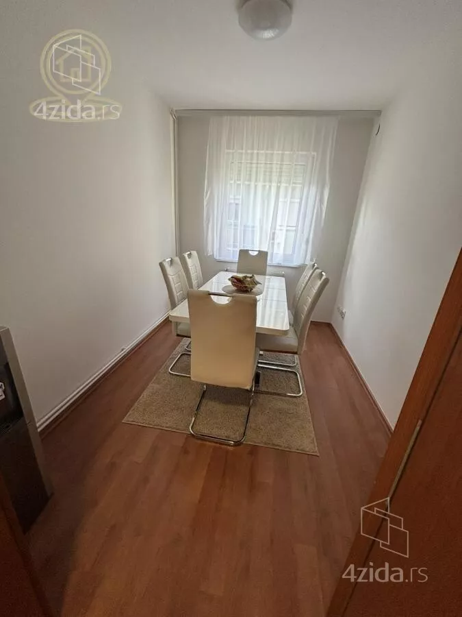 Šestosoban stan | 4zida