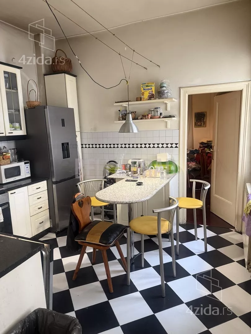 Petosoban stan | 4zida