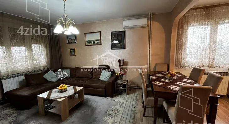 Šestosoban stan | 4zida