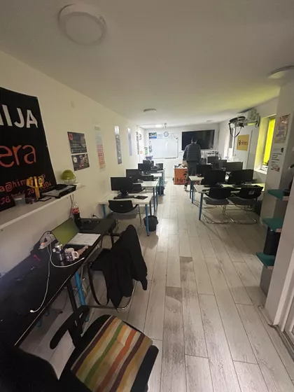 Karađorđeva | 4zida.rs