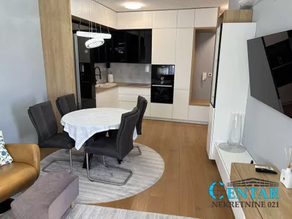 Aranj Janoša | 4zida.rs