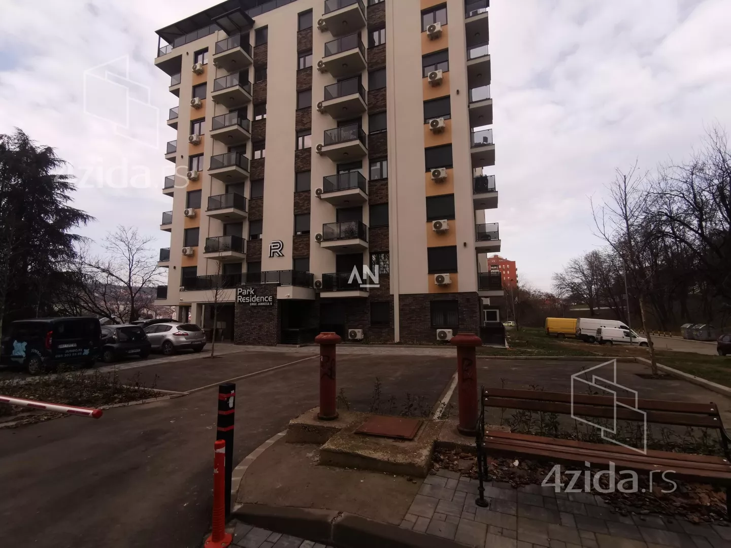 Garaža | 4zida