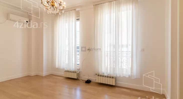 Šestosoban stan | 4zida