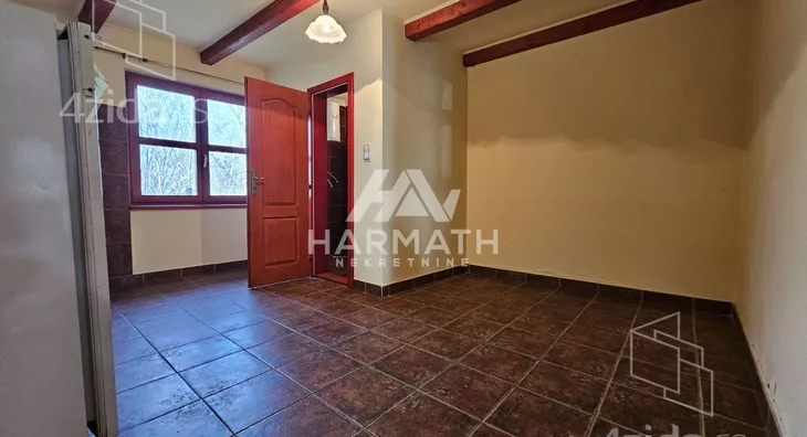 Poslovna zgrada | 4zida