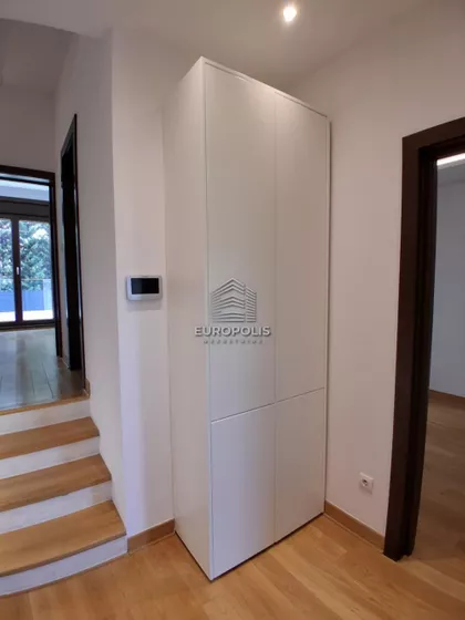 Miće Orlovića | 4zida.rs