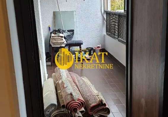 Četvoroiposoban stan | 4zida