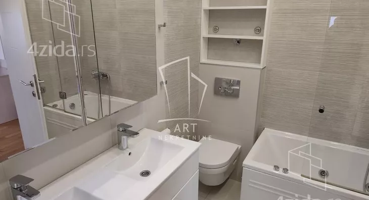 Petosoban stan | 4zida