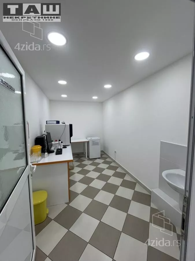 Lokal | 4zida