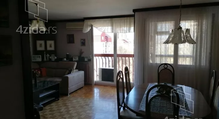 Troiposoban stan | 4zida