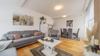 Pariske komune | 4zida.rs